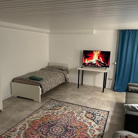 Souterrain Wohnung In Der Naehe Vom Duesseldorfer Flughafen Ratingen Ngoại thất bức ảnh