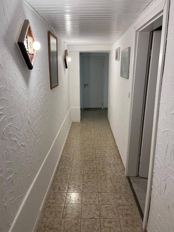 Souterrain Wohnung In Der Naehe Vom Duesseldorfer Flughafen Ratingen Ngoại thất bức ảnh